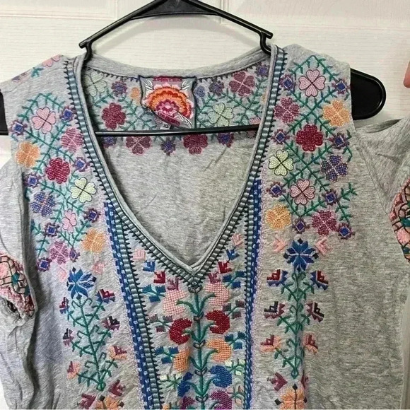 Johnny Was Womens Clover Cold-Shoulder Embroidered Blouse Sz XS - Picture 3 of 7